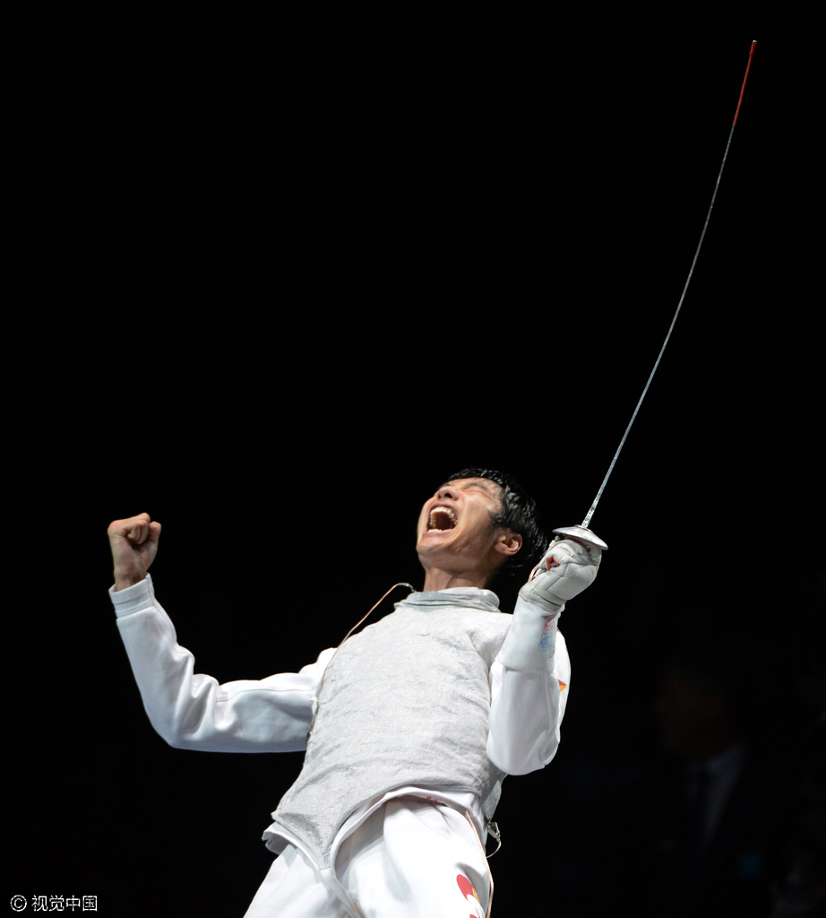 雷声在14年仁川亚运会曾担任中国旗手