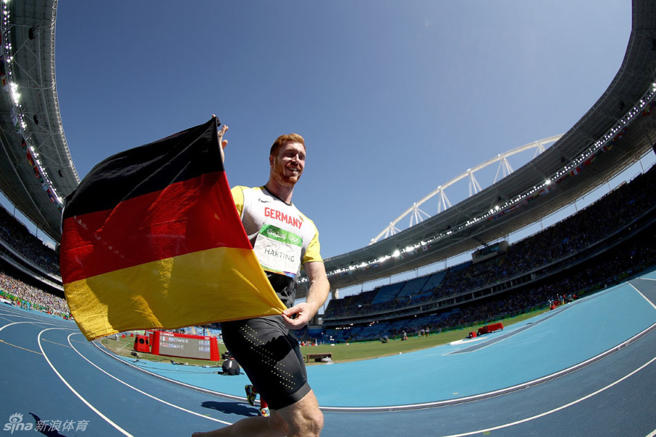 德国新秀克里斯托弗-哈丁掷出68米37的成绩获得男子铁饼冠军,但这位新