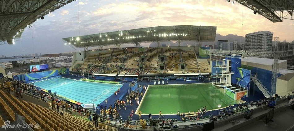 奥运水球场水变绿色