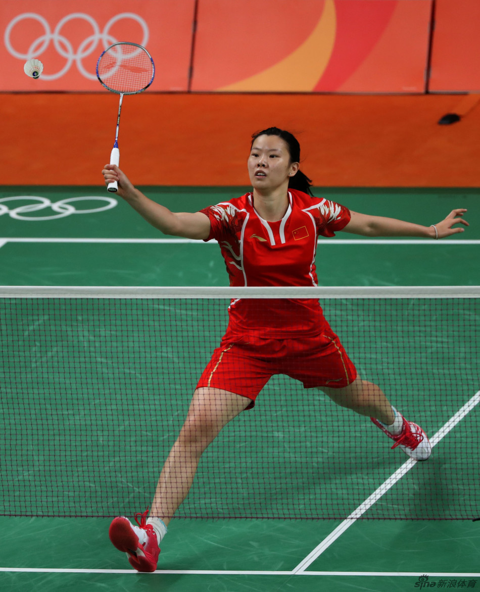 羽毛球女子单打李雪芮2-0森托斯_高清图集_新浪奥运_新浪网