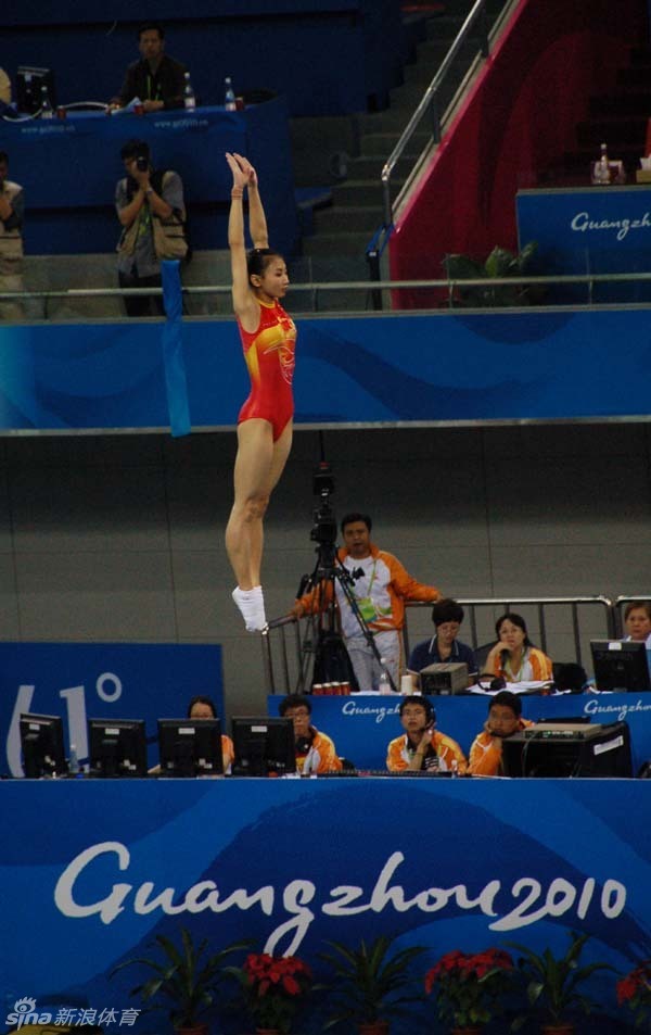 北京时间2016年8月13日,里约奥运会女子蹦床项目比赛落下帷幕,何雯娜