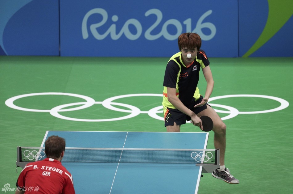 郑荣植大力回球