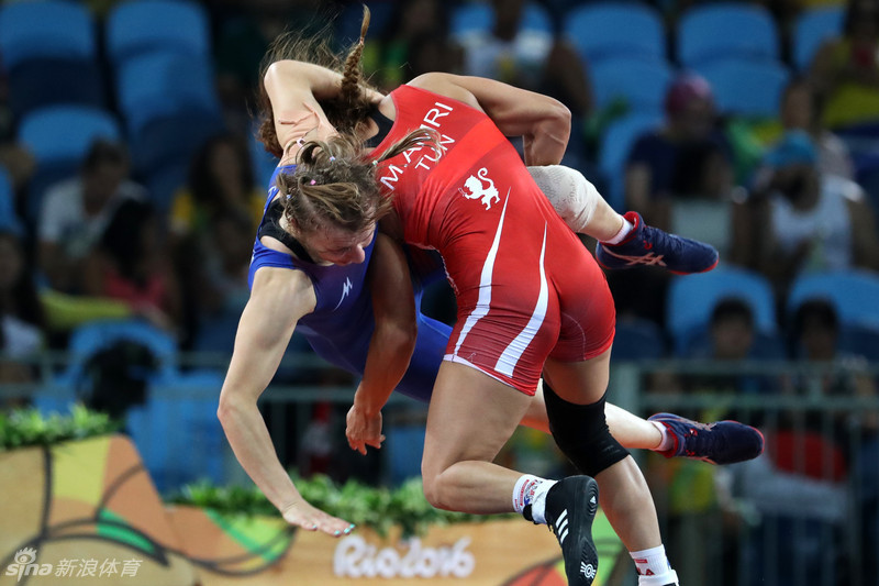 女子58kg自由式摔跤决赛精彩瞬间