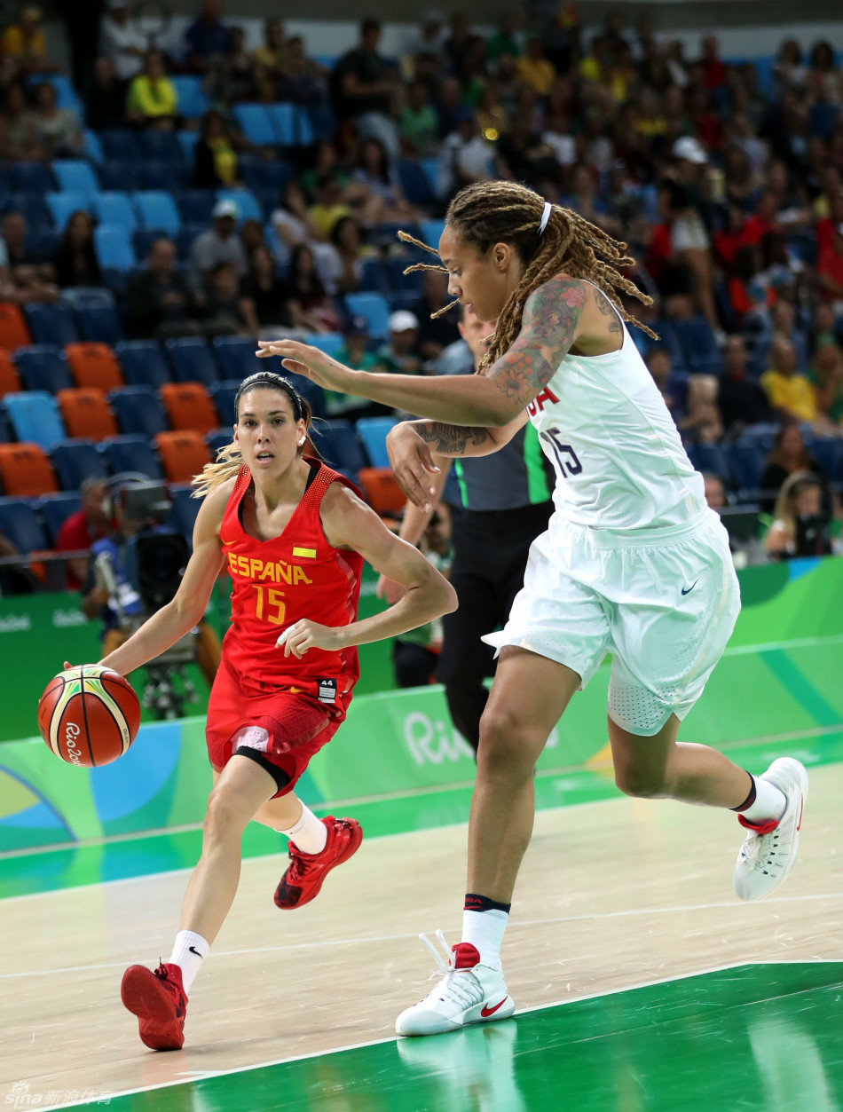 美国女篮战胜西班牙夺金