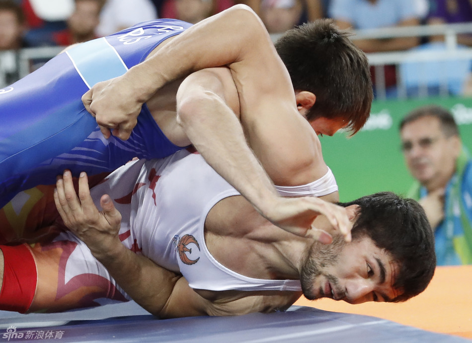 摔跤男子自由式65kg半决赛_高清图集_新浪奥运_新浪网
