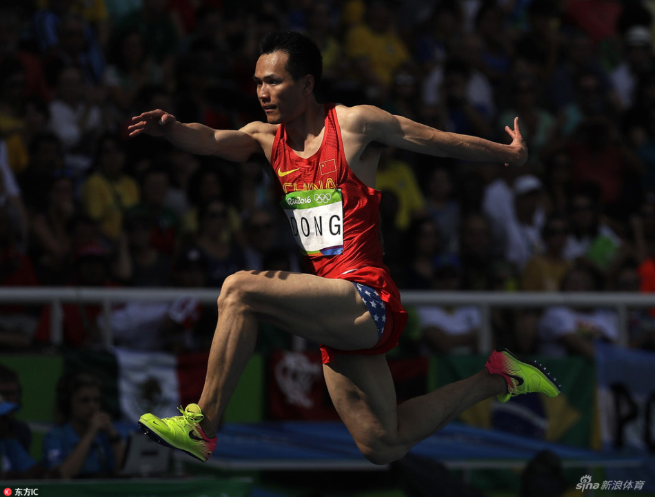 董斌夺奥运三级跳远铜牌 创个人最好成绩