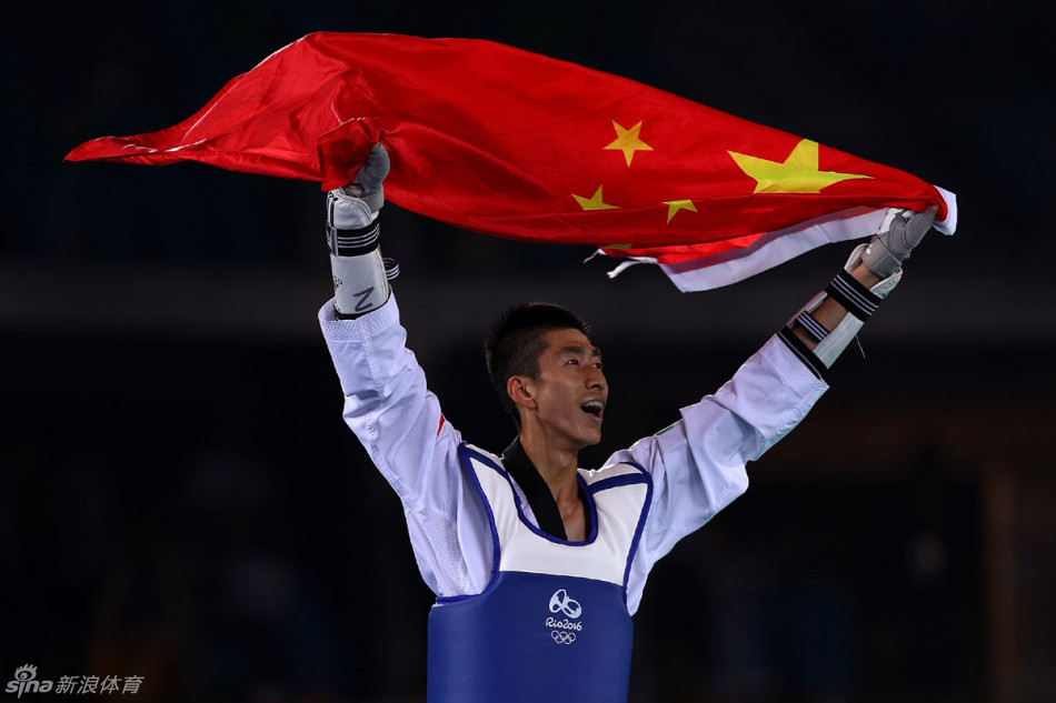 跆拳道男子58kg级赵帅夺金