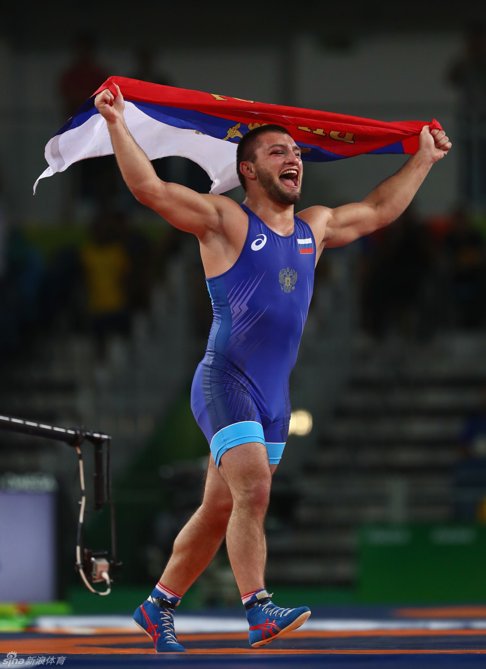 男子古典式摔跤85kg俄罗斯选手查克维塔兹夺金_高清图集_新浪奥运