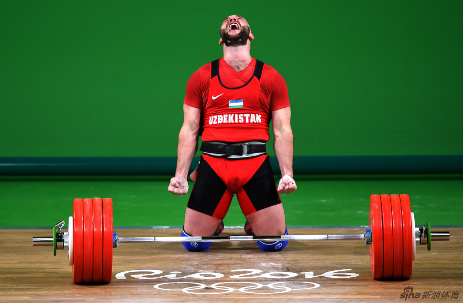 男子举重105kg乌兹别克斯坦努鲁丁诺夫夺金