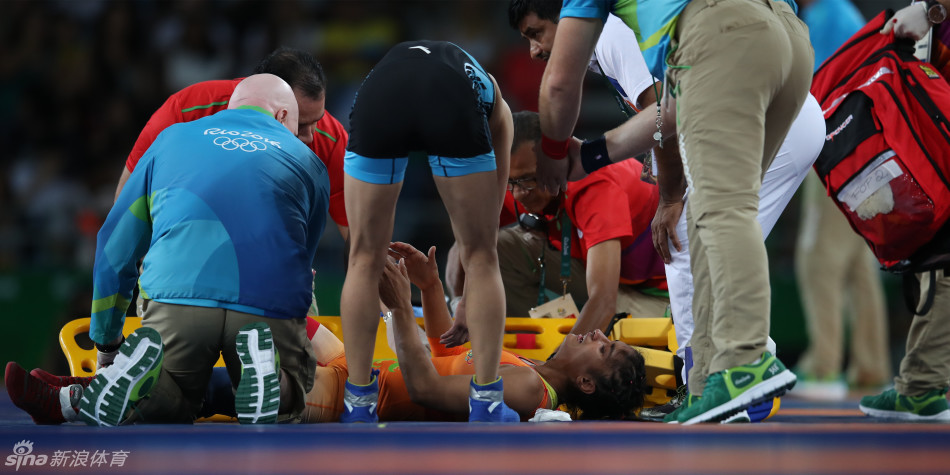 8月17日,里约奥运会女子自由式摔跤48kg四分之一决赛中国选手孙亚楠