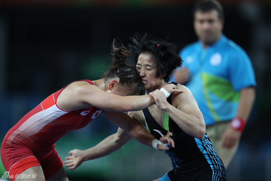 8月17日,里约奥运会摔跤女子摔跤自由式48kg半决赛,中国选手孙亚楠1-3