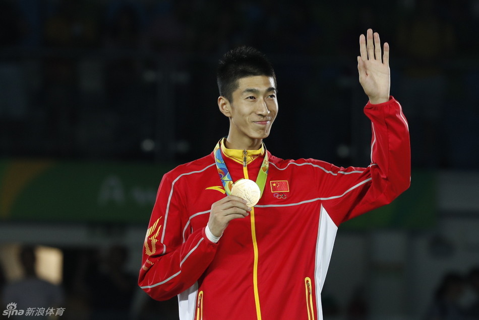 男子跆拳道58kg金牌赛,中国选手赵帅战胜泰国汉帕选手夺冠