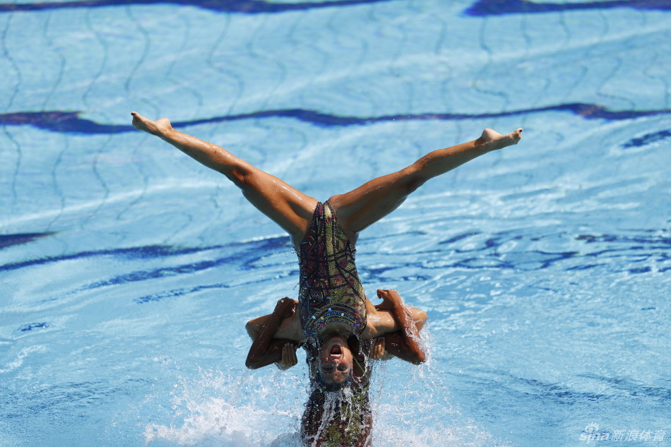 新浪直击花样游泳团体自选中国夺银