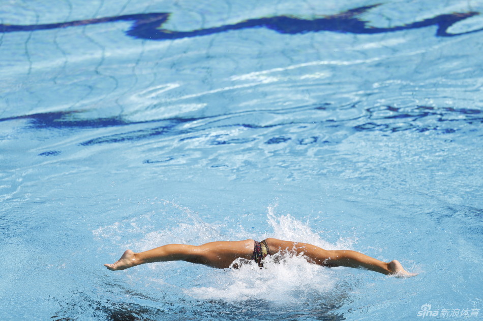 新浪直击花样游泳团体自选中国夺银