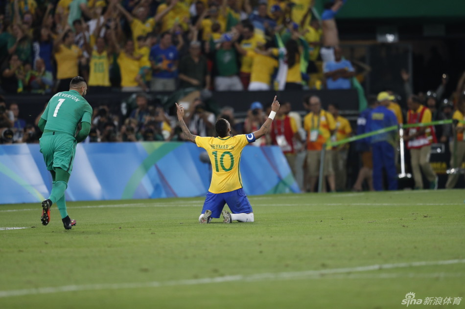 内马尔助巴西夺冠