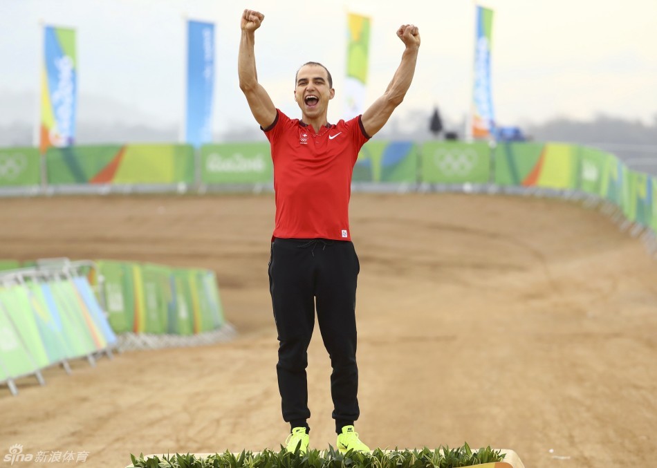 尼诺-舒尔特夺得金牌