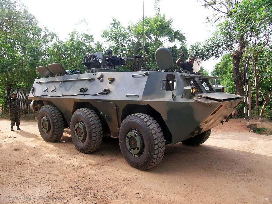 的军事行动中动用了从中国引进的92式(wz551)6x6轮式步兵战车打印评论