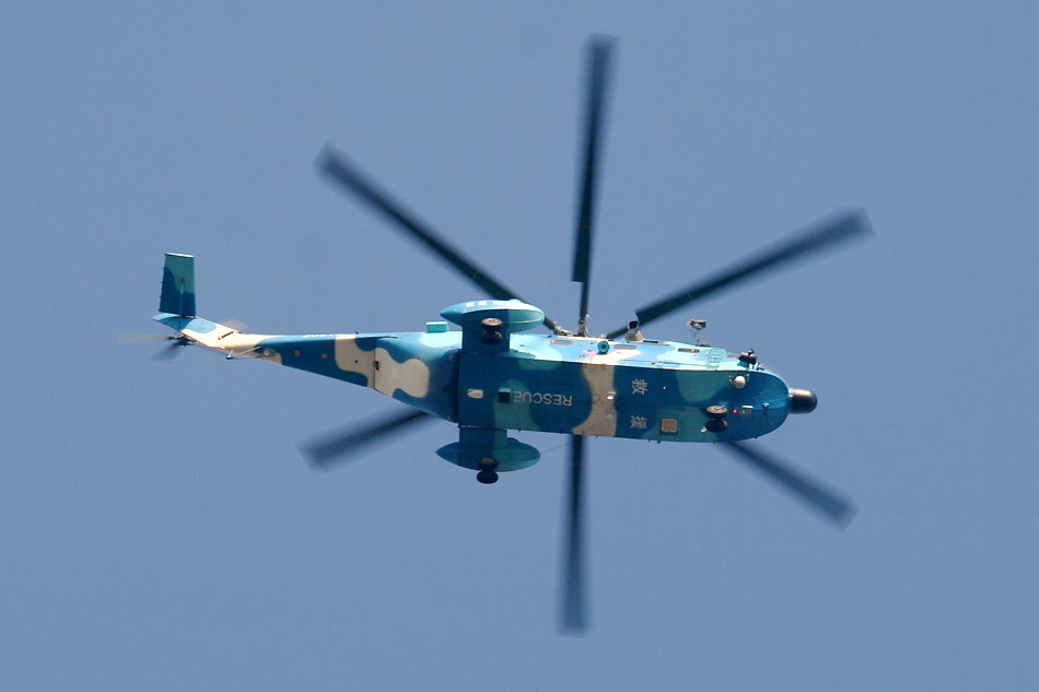 中国陆军 > 直8型救援直升机解放军直八型直升机进行双梯队12机飞行