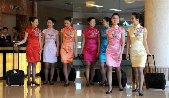 国内总装的第一架空客a320飞机空姐