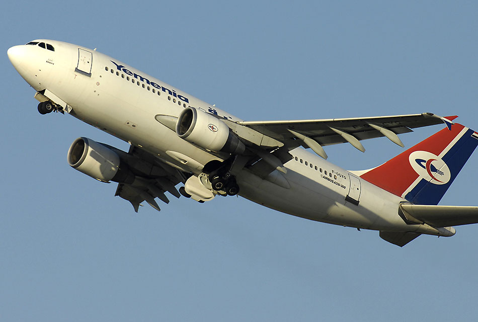 也门航空公司空客a310客机爬升