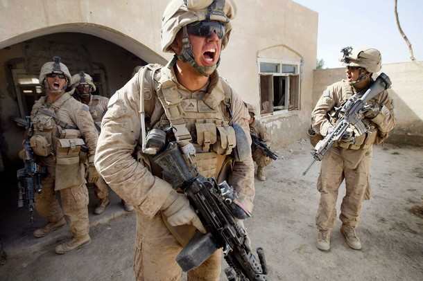 美国海军 > 在阿富汗作战的美陆战队员   自7月2日起美军动用约4000名