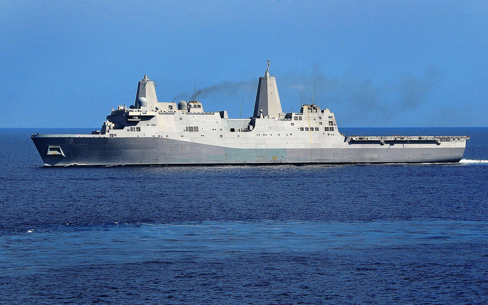 新奥尔良号在南中国海航行