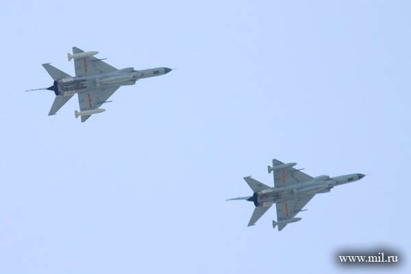 中方歼八ii战机临空