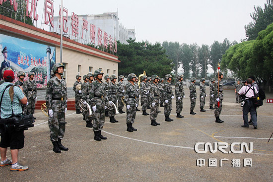 北京卫戍区警卫三师向中外记者开放_高清图集_新浪网