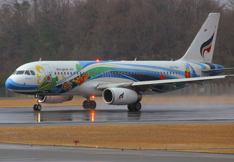 曼谷航空空客a320飞机滑行