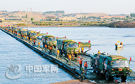 兰州军区红军师万人千车兵分陆空千里机动_高清图集_新浪网