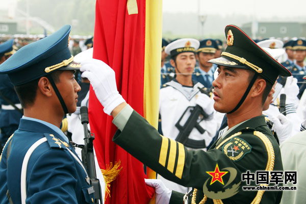 北京卫戍区副参谋长程志强   一对父子兵,两代擎旗手   程志强与