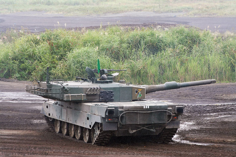 90式坦克于1990年开始少量装备日本陆上自卫队