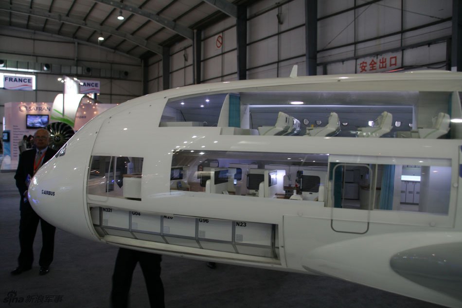 空客a380客机三层布局