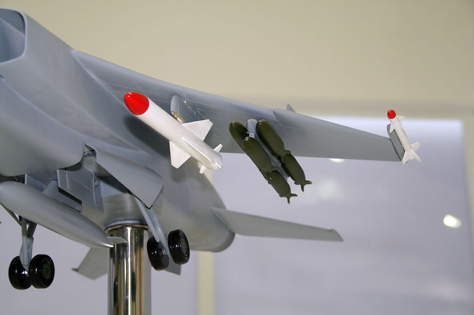 飞豹战机复合挂弹