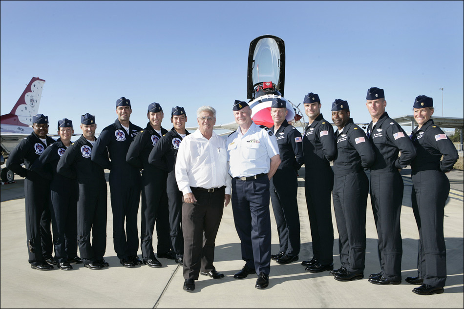 美国空军最强部队雷鸟特技表演队杀到澳大利亚[22p] - 空军论坛 - 铁