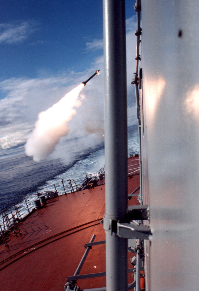 伊万的利剑:首见前苏联海军各型舰载防空导弹发射_高清图集_新浪网