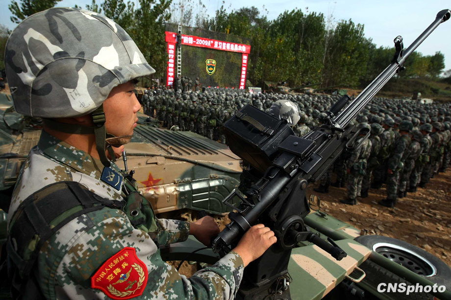 解放军前锋-2009a军演正式开始 重型装甲部队集结_高清图集_新浪网