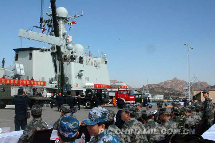 观摩港岸后勤装备应急综合保障考核中国军事图片中心发