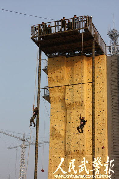 爬大绳远远没有听上去那么简单