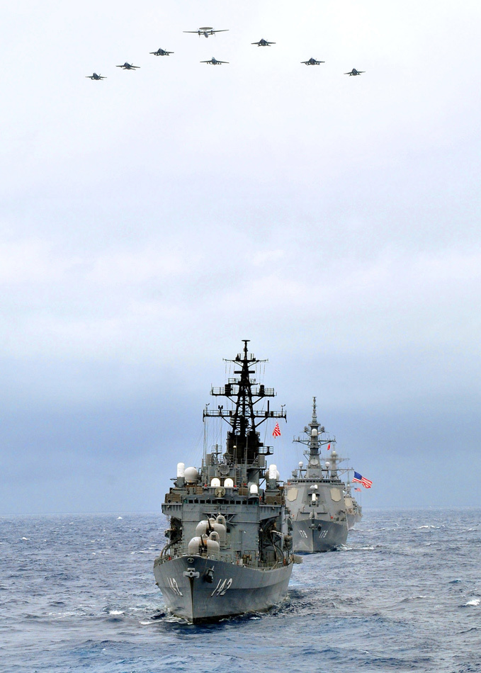 日本比睿号直升机驱逐舰参加美日军演