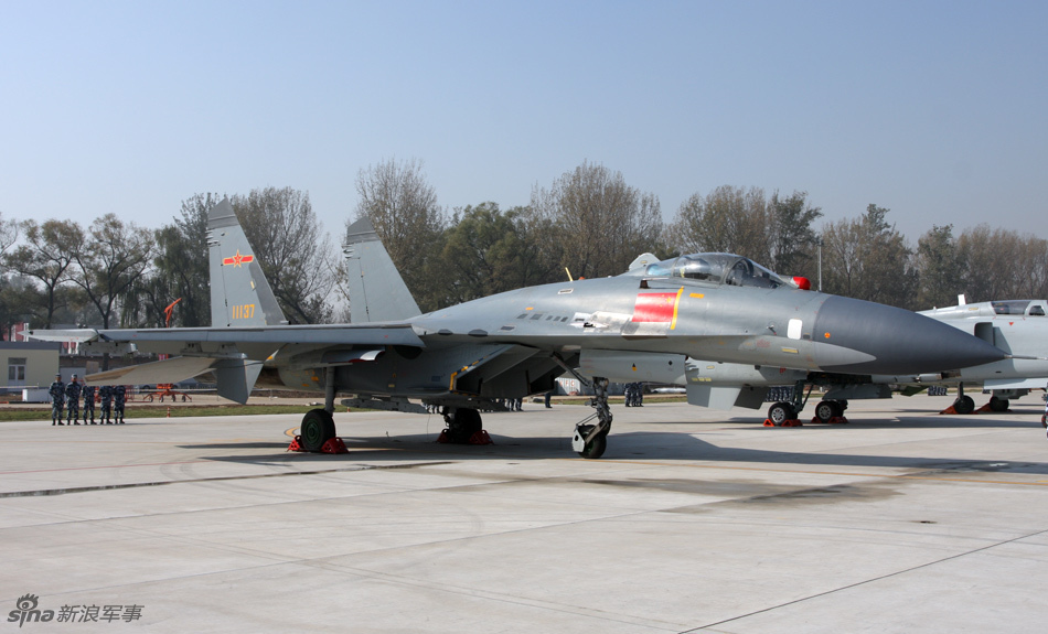 歼11战机侧视图