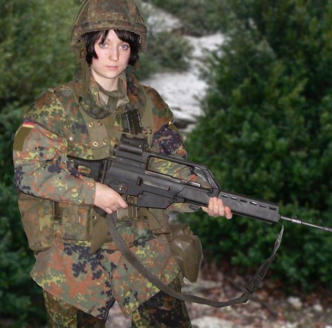 跟男兵一样战斗:德国国防军女兵图集_高清图集_新浪网