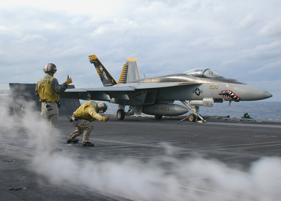 美军cvn-73航母舰载机群弹射出动演练震撼图_高清图集_新浪网