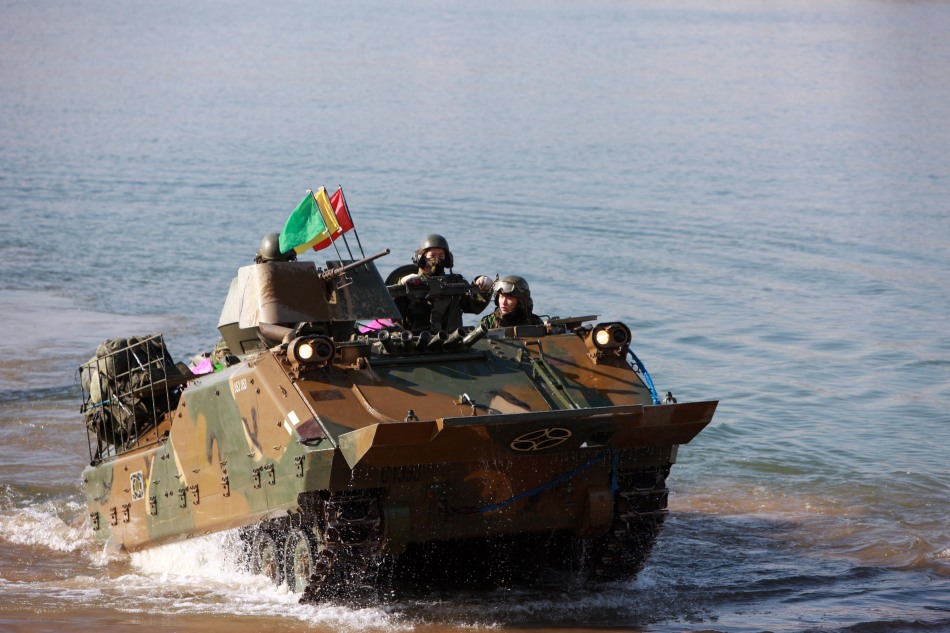 韩军出动最新型k21步战车演练抵御朝鲜进攻_高清图集_新浪网