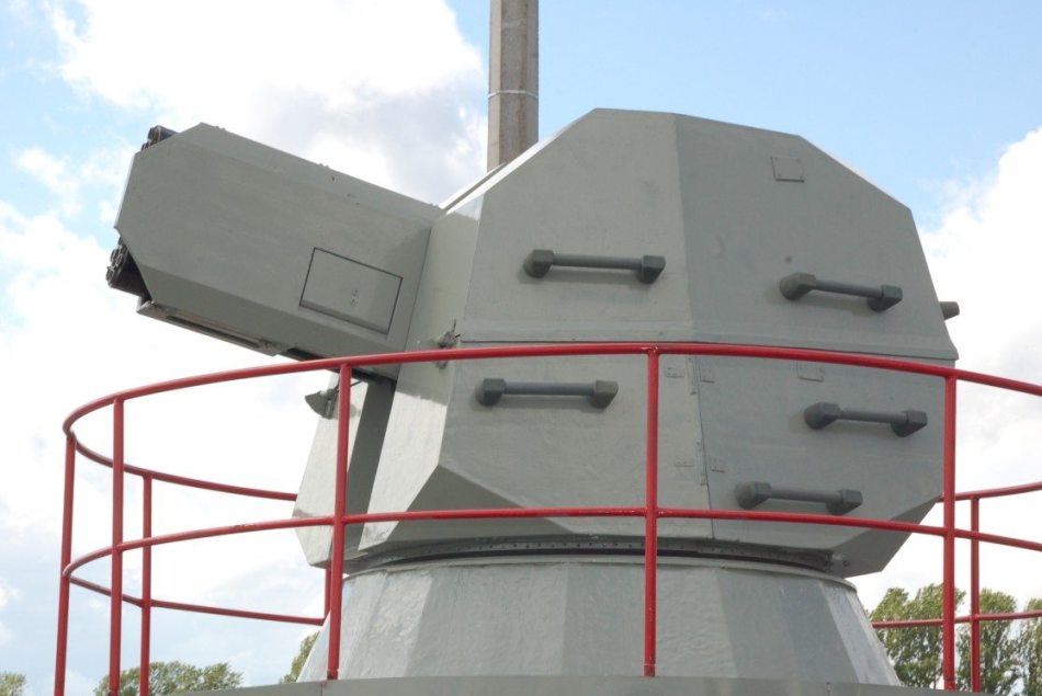 俄最新ak630m2近防炮即将量产 射速1万发/分钟_高清图集_新浪网