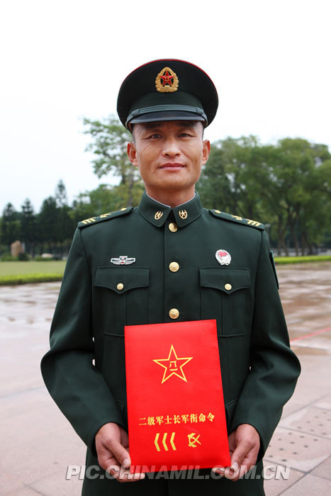 "全国十大杰出青年",某集团军特种大队技师宗道辉被授予二级军士长