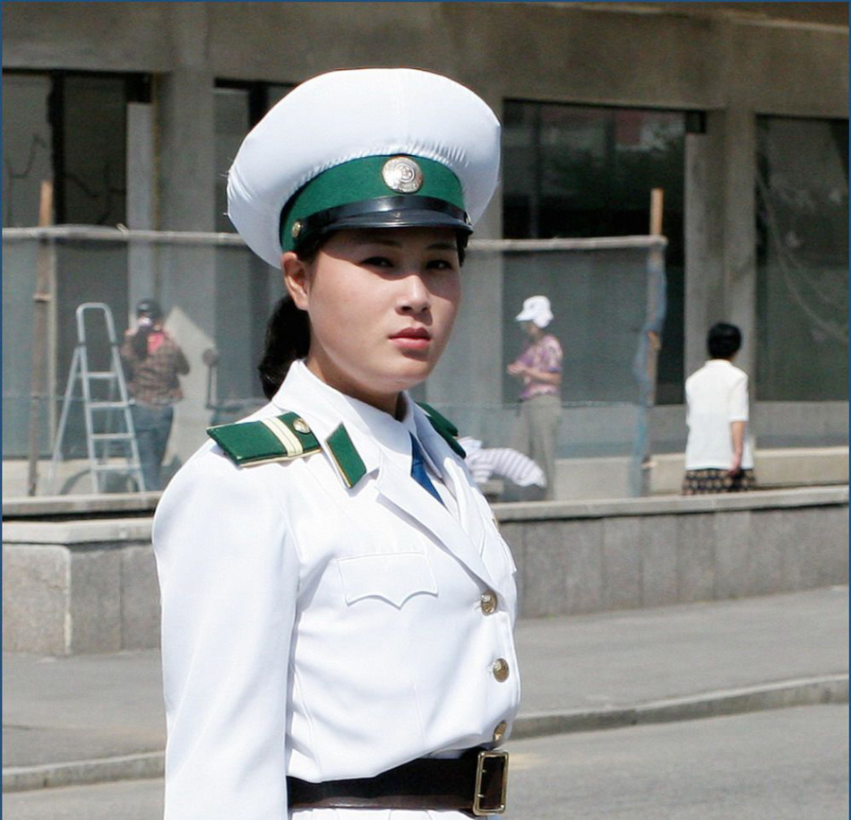 9,朝鲜女交警察