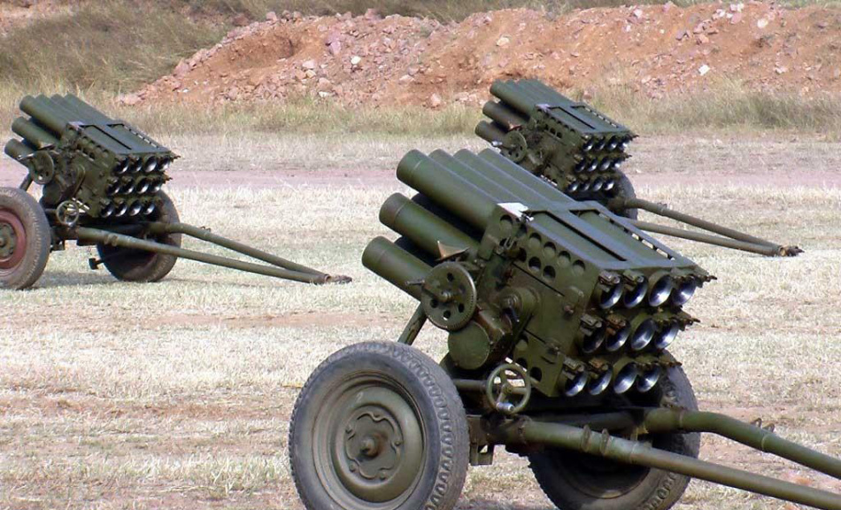 96式122毫米牵引榴弹炮图片