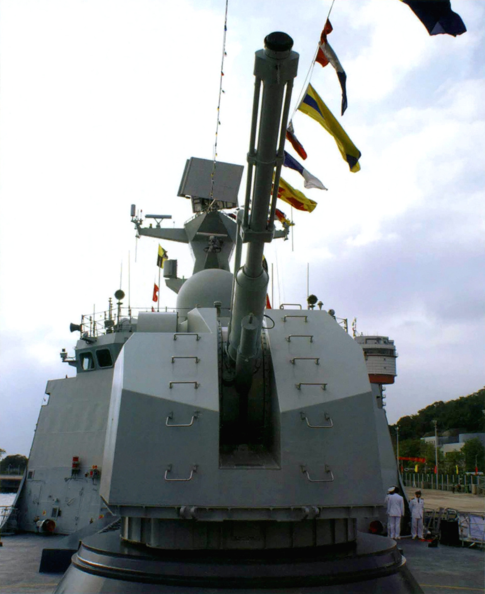 054级隐身护卫舰前主炮