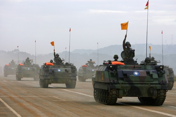 台军cm21a1履带式步战车群